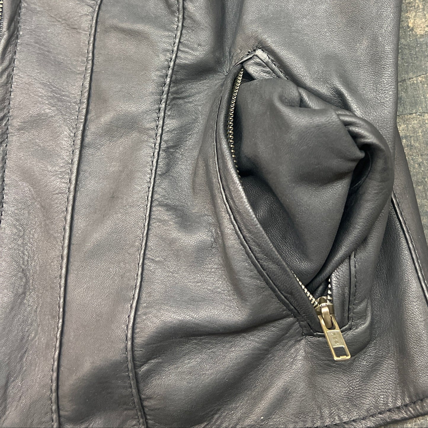 Women's • #79 • Zipper Front Vest