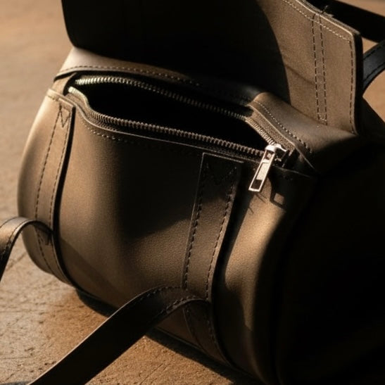 Heavyweight Leather Motorcycle Handlebar Zippered Duffle
